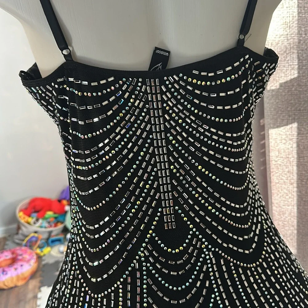 Dress - Picture 7 of 8